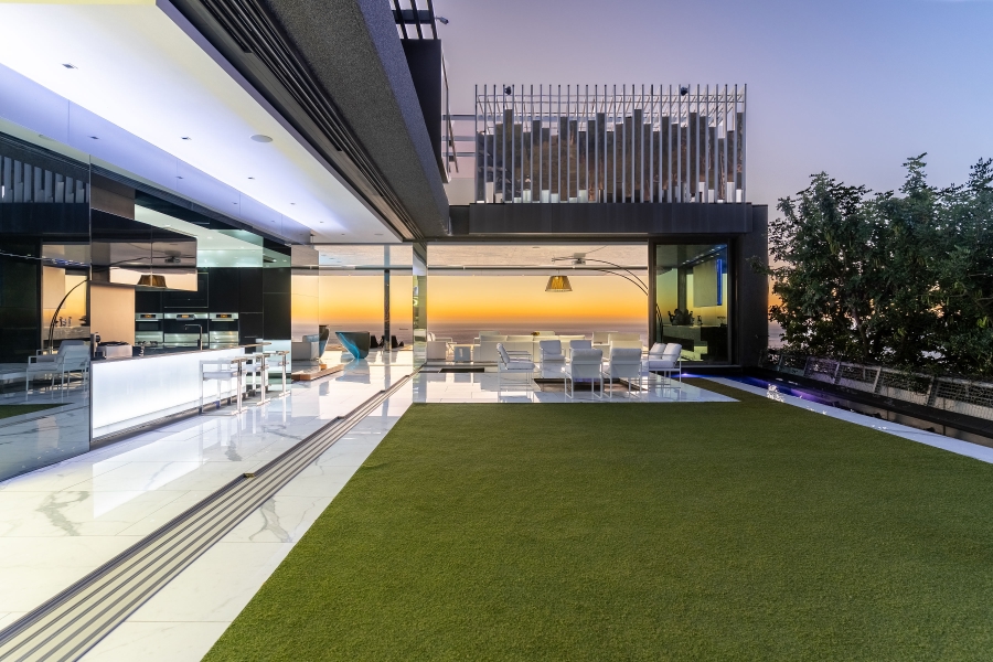 7 Bedroom Property for Sale in Clifton Western Cape